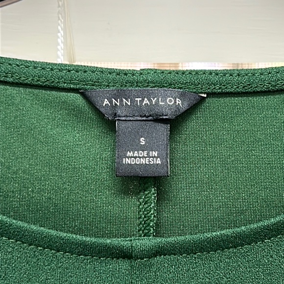 Ann Taylor short sleeve top - Picture 2 of 4